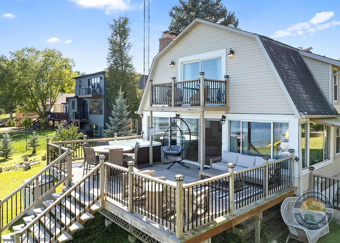 Cross Retreat With Hot Tub & Stunning Views * Antioch
