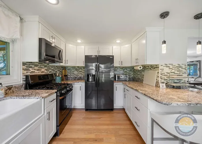 Cross Retreat With Hot Tub & Stunning Views Antioch