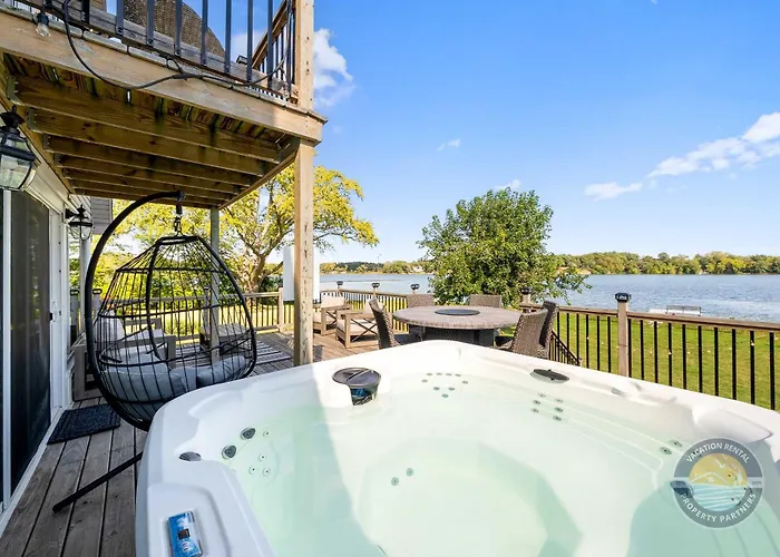 Cross Retreat With Hot Tub & Stunning Views Holiday home